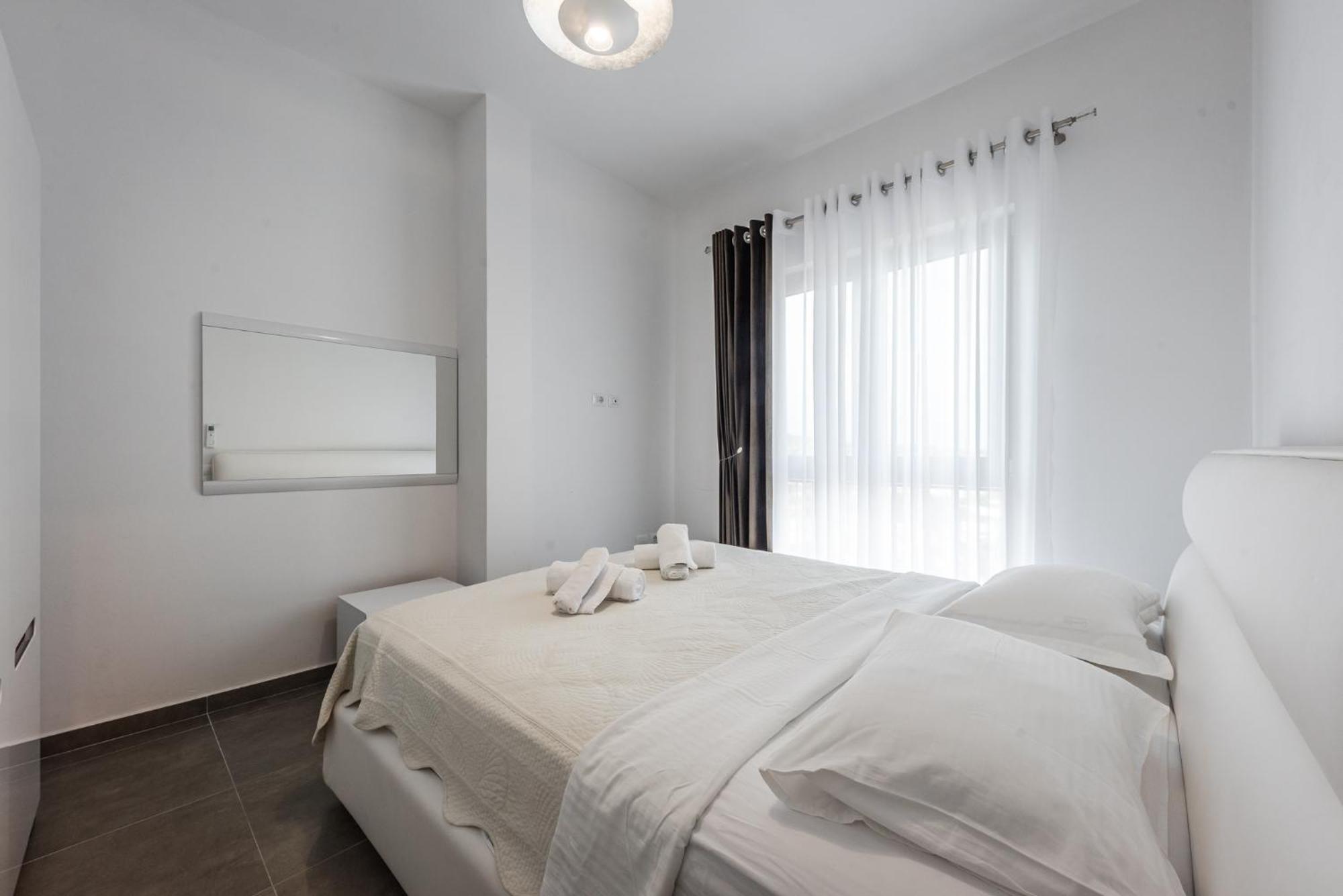 Royal Hill Apartments By Ps Durres Bagian luar foto