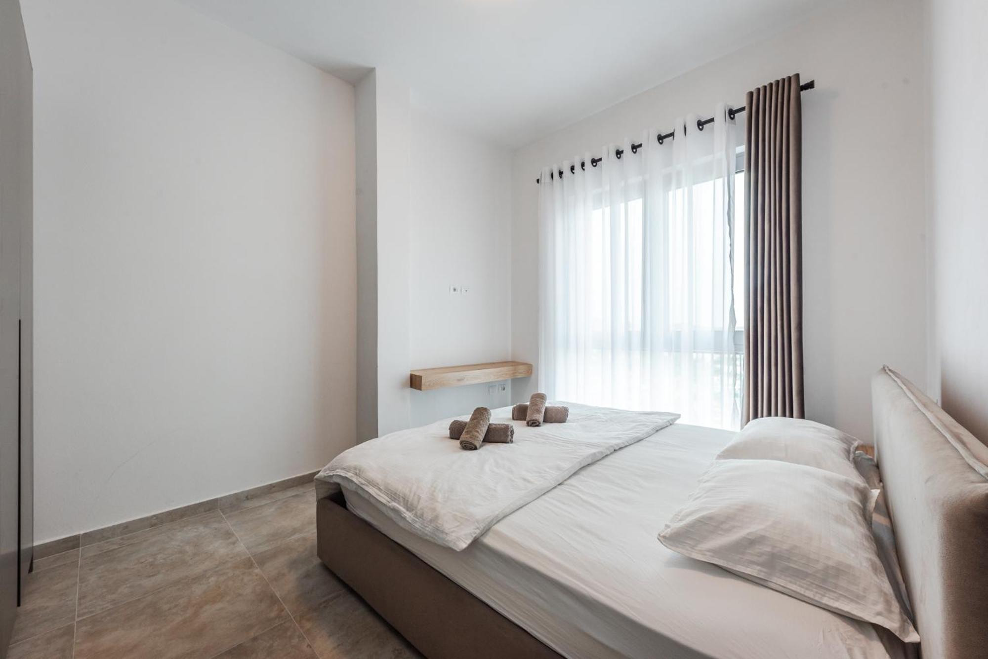Royal Hill Apartments By Ps Durres Bagian luar foto