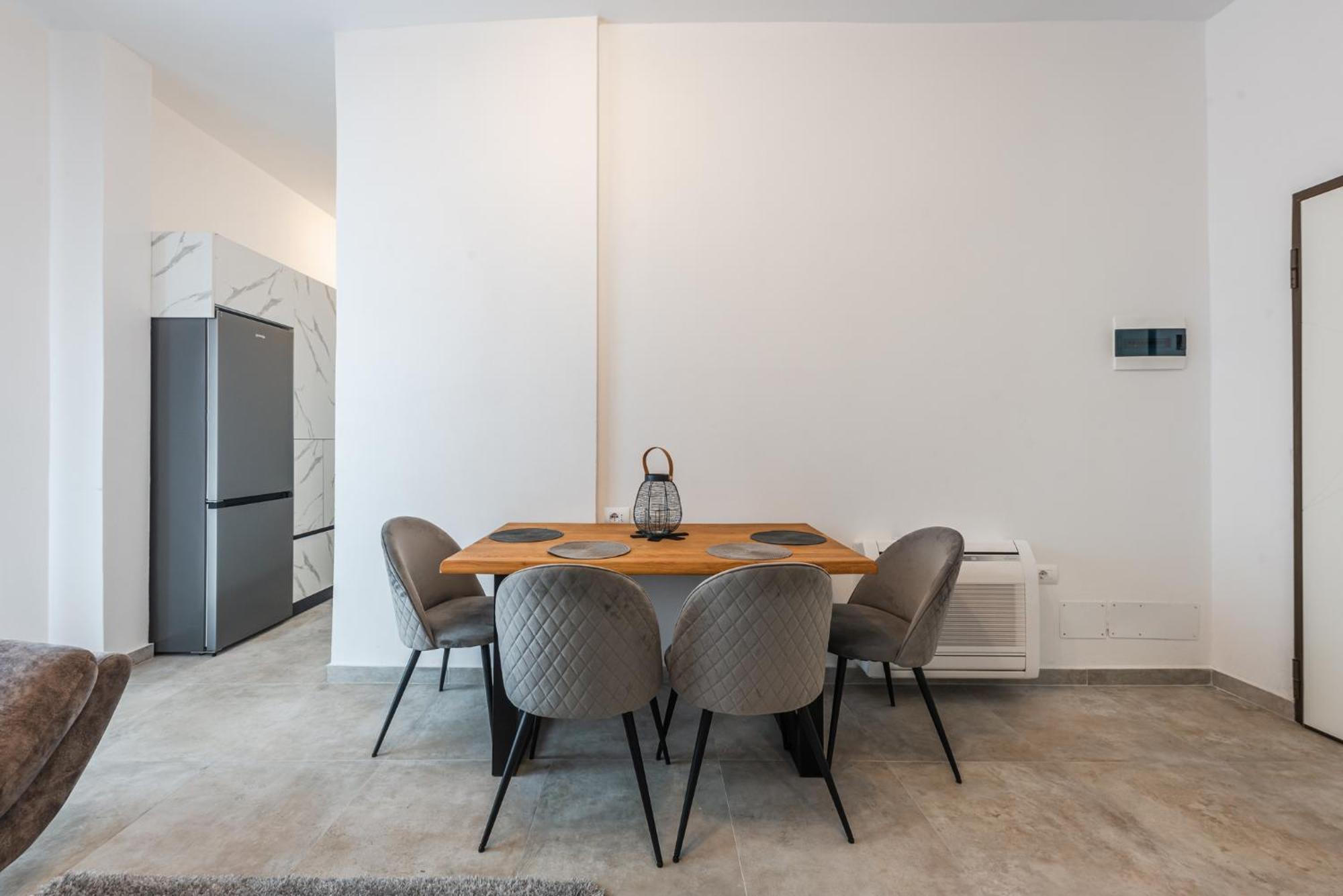 Royal Hill Apartments By Ps Durres Bagian luar foto