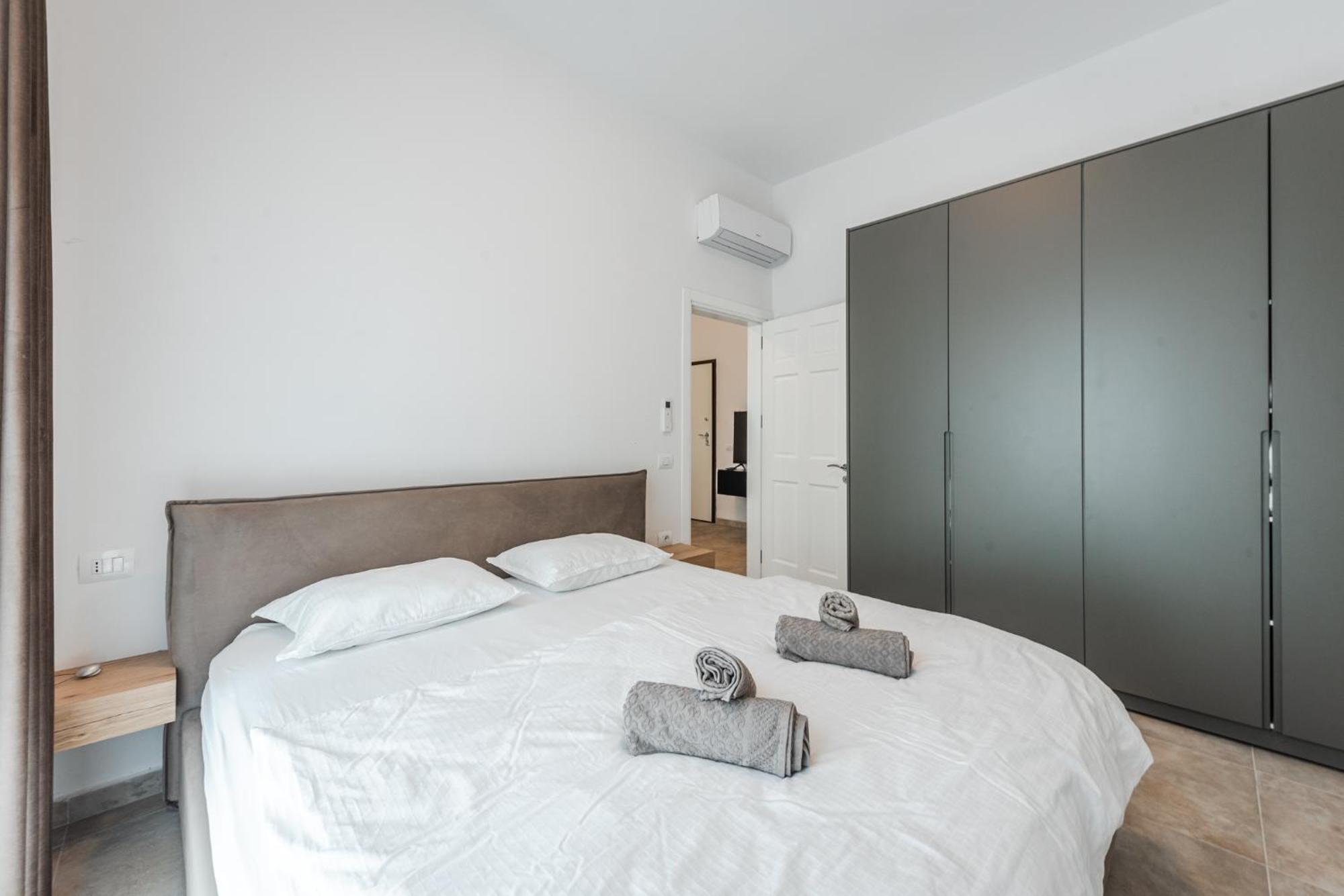 Royal Hill Apartments By Ps Durres Bagian luar foto