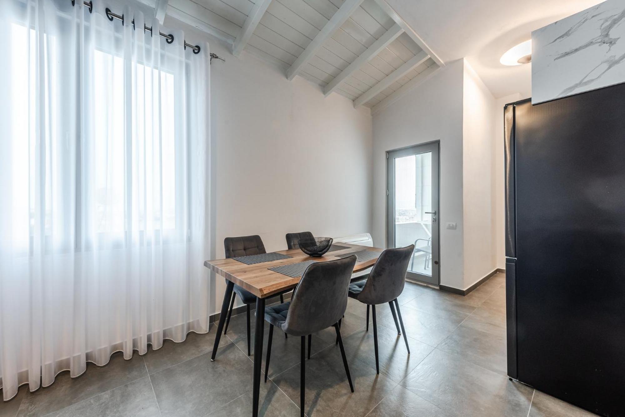 Royal Hill Apartments By Ps Durres Bagian luar foto